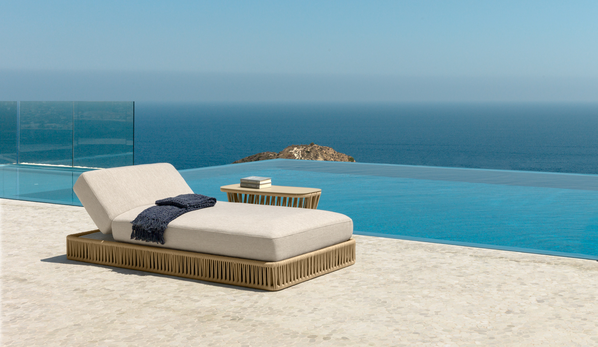 What Is a Sunbed? Complete Guide to Benefits and Uses